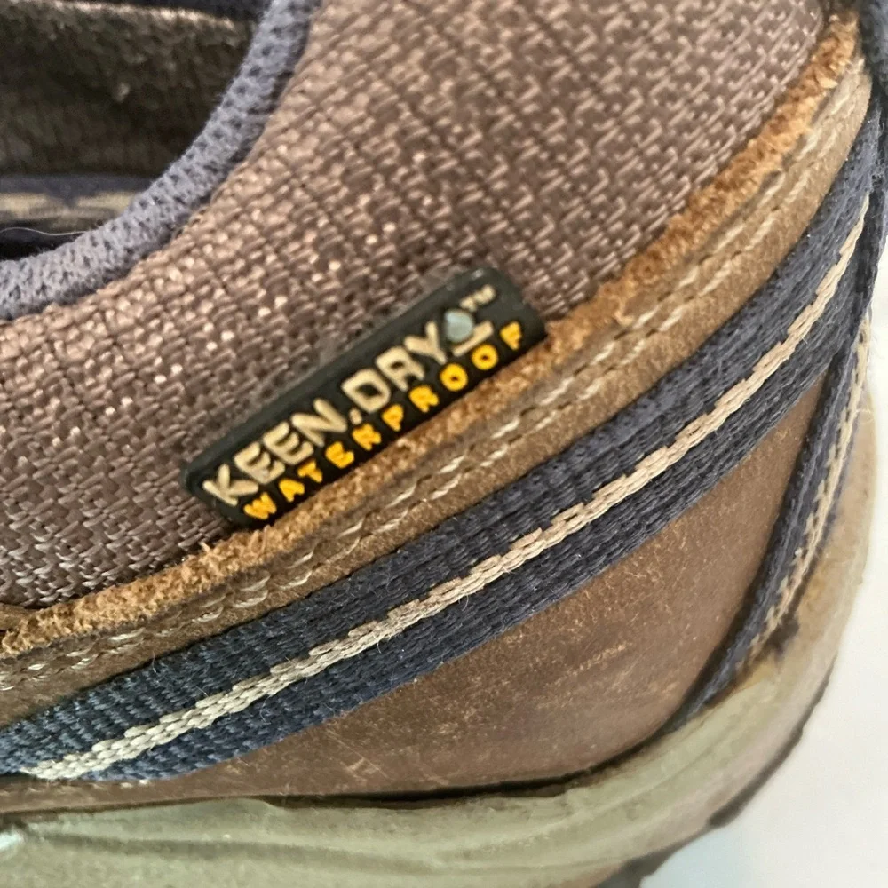 KEEN WOMENS HIKING WALKING SHOE SIZE 10
